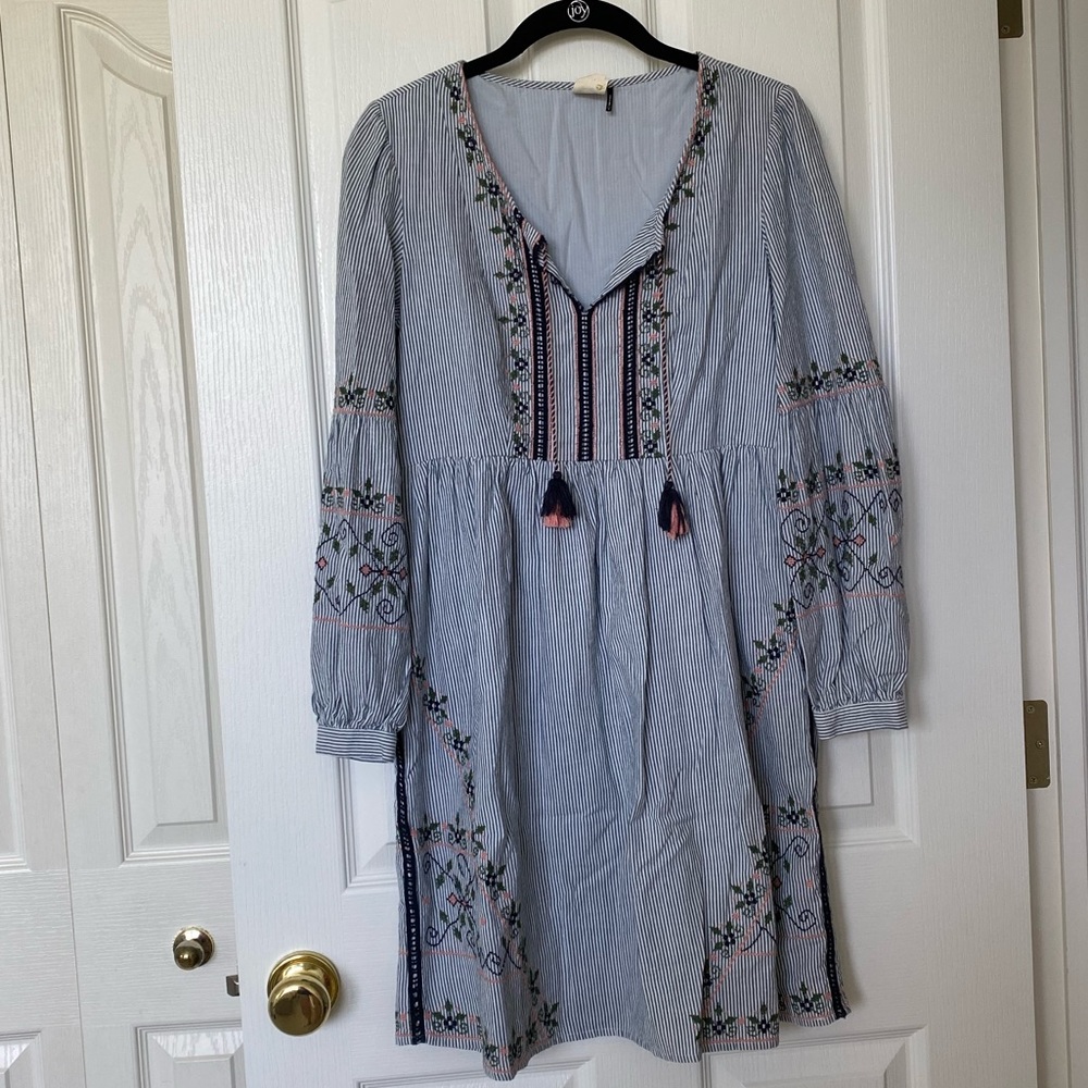 Anthropologie Akemi + Kin Long Sleeve Dress